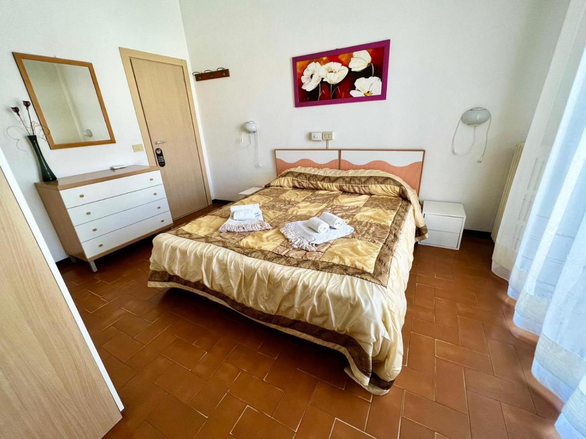 Bed&Breakfast Villa Lorena Форте-деи-Марми Экстерьер фото